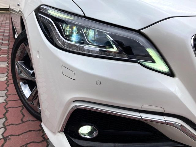 �y�O��LED�w�b�h���C�g�z�X�^�C���b�V���Ȍ����ڂ̎O��LED�w�b�h���C�g�𑕔���X�^�C�������łȂ��A��Ԃ̑��s�����E�ǍD�ň��S���Ă���肢�������܂��B