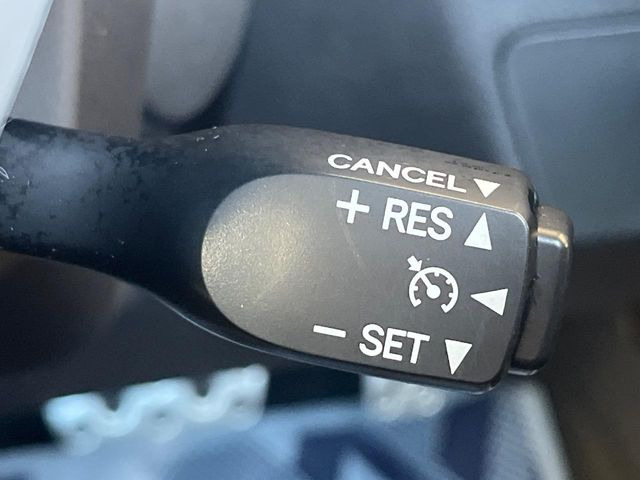 �y�N���[�Y�R���g���[���z�������H�����N���N���s�B�A�N�Z���𗣂��Ă���葬�x�ő��s���ł��A�������^�]���̕��S���y��!�����E�������ȒP�ȃX�C�b�`����Œ����ł��܂��B