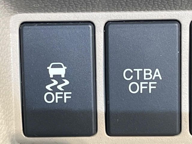 �y������h�~���u�z�ԗ��̉���������m����ƁA�����I�Ɏԗ��̐i�s������ۂ悤�Ɏԗ��𐧌䂵�܂��B�J�̓��ȂǊ���₷���H�ʏ󋵂ł����S�ȉ^�]���\�ł��B