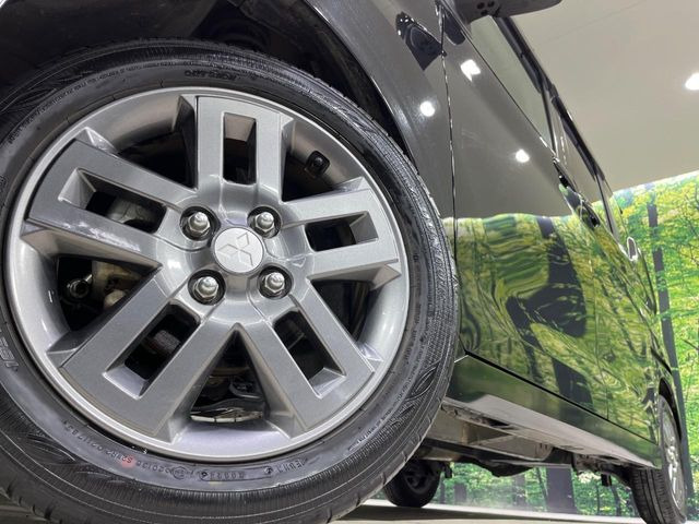 �y����15�C���`�A���~�z�C�[���z�O�ςɃ}�b�`���������A���~�z�C�[���𑕒����Ă���܂��B�e��ЊO�A���~�z�C�[����A�X�^�b�h���X�^�C�����戵�����Ă���܂��B���񂲑��k����������