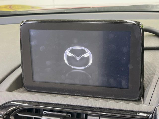 �y�}�c�_�R�l�N�g�z�ԓ��̕��͋C�Ƀ}�b�`������̌^�^�C�v�̃f�B�X�v���C�B�e����q�ݒ��Bluetooth�Đ����A�l�X�ȋ@�\���y���߂܂��B��pSD�J�[�h�̂��w���ŁA�i�r�@�\���g�p�o���܂��B