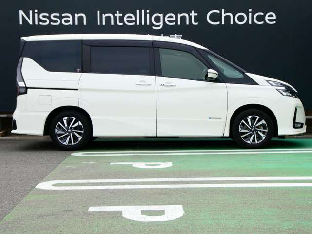 セレナ1.2 e-POWER ハイウェイスターV