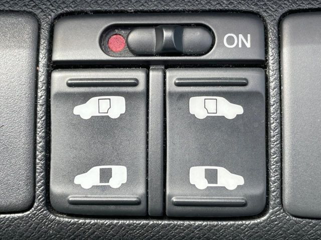 �y�����p���[�X���C�h�h�A�z�X�}�[�g�L�[��^�]�Ȃ̃X�C�b�`�Ō�ȗ����X���C�h�h�A�̊J���\���d��������͂����ăh�A���J����K�v�������A�����Ȃ��q�l�ł��ȒP�ɊJ���߂ł����K�ł���