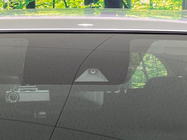 �y�C���e���W�F���g�G�}�[�W�F���V�[�u���[�L�z�t�����g�J�����őO���̎ԗ�����s�҂����m�B�Փ˂������Ȏ��͏Փ˔�Q�y���u���[�L���쓮�A�Փˉ�����T�|�[�g�B�����S�Ƀh���C�u�����y���݂��������܂��B