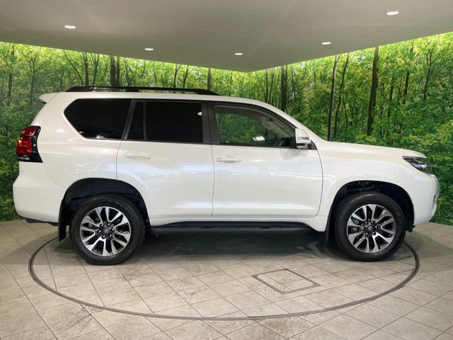 ☆全国のネクステージからお取り寄せが可能※!遠方の店舗に展示してあるクルマが気になる場合も、最寄りの店舗でご覧いただくことが可能です!是非私たちに要望をお聞かせください!※別途費用