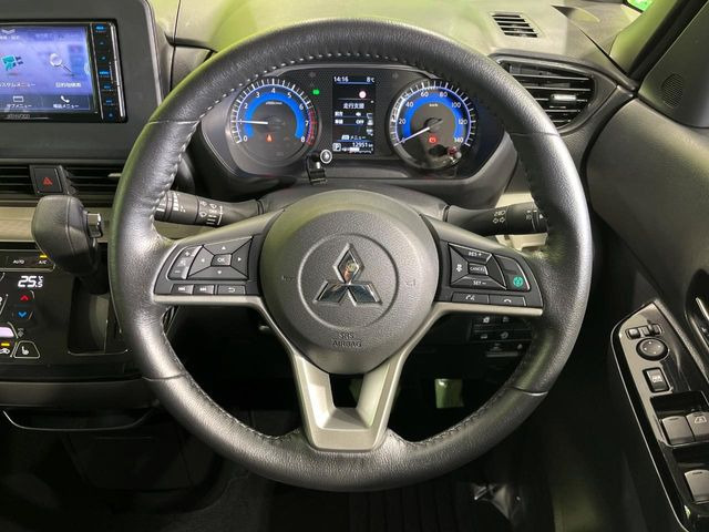 �y�����v�����X�e�A�����O�z�㎿�Ȋv���g�p���邱�ƂŁA��ɂ����������݂ƂĂ��^�]���₷���n���h���ł���