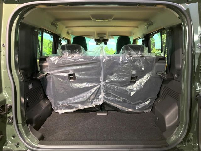 ���i�̂���������ʋ΁A���}���ɏ\���ȉ׎��X�y�[�X���m�ۂ��Ă���܂��B�Z�J���h�V�[�g��|���ƁA�傫�ȉו��̐ύڂ��\�ł���