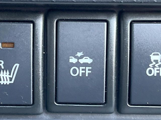 �y�X�}�[�g�u���[�L�T�|�[�g�z���s���ɑO���̎ԗ�����F�����A�Փ˂������Ȏ��͌x��ƃu���[�L�ŏՓˉ���Ɣ�Q�y�����A�V�X�g�B�����S�Ƀh���C�u�����y���݂��������܂��B