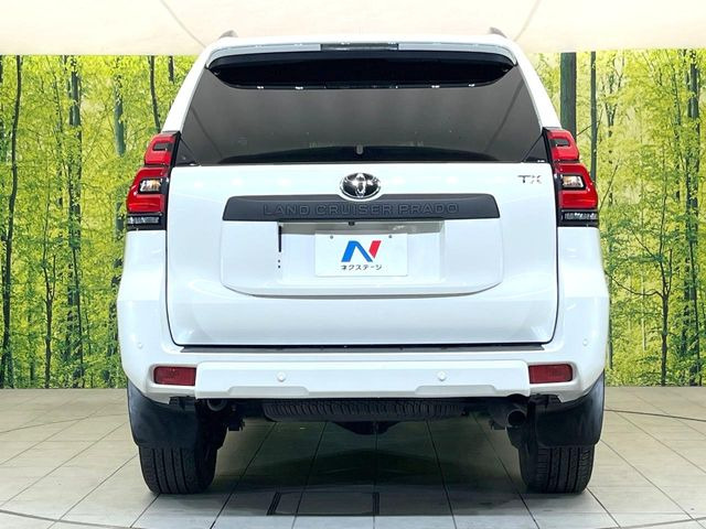 安心の最長10年・走行無制限保証(有償)をご用意。保証内容も充実はもちろん、無料点検&オイル交換や、年中無休の全国・24時間ロードサービスも付帯されておりますのでご安心下さい。