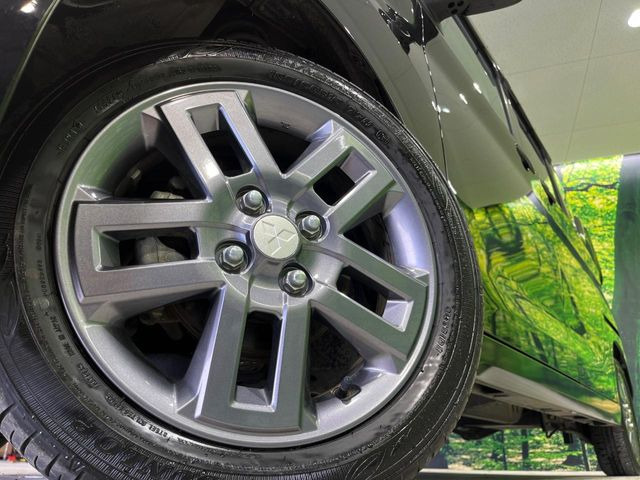 �y����15�C���`�A���~�z�C�[���z�O�ςɃ}�b�`���������A���~�z�C�[���𑕒����Ă���܂��B�e��ЊO�A���~�z�C�[����A�X�^�b�h���X�^�C�����戵�����Ă���܂��B���񂲑��k����������