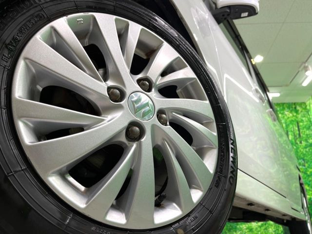 �y����14�C���`�A���~�z�C�[���z�O�ςɃ}�b�`���������A���~�z�C�[���𑕒����Ă���܂��B�e��ЊO�A���~�z�C�[����A�X�^�b�h���X�^�C�����戵�����Ă���܂��B���񂲑��k����������