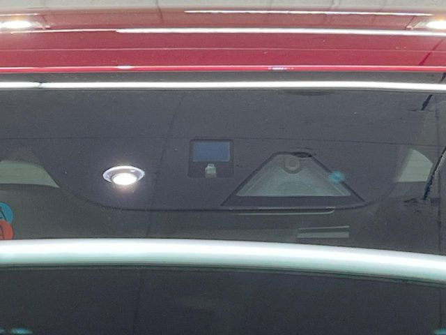 �y�Փˌy�����u�z���s���ɑO���̎ԗ�����F�����A�Փ˂������Ȏ��͌x��ƃu���[�L�ŏՓˉ���Ɣ�Q�y�����A�V�X�g�B�����S�Ƀh���C�u�����y���݂��������܂��B