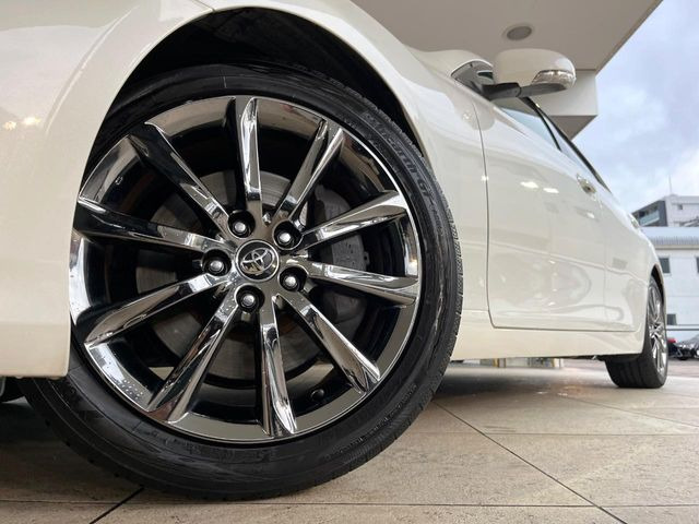 �y����18�C���`�A���~�z�C�[���z�O�ςɃ}�b�`���������A���~�z�C�[���𑕒����Ă���܂��B�e��ЊO�A���~�z�C�[����A�X�^�b�h���X�^�C�����戵�����Ă���܂��B���񂲑��k����������