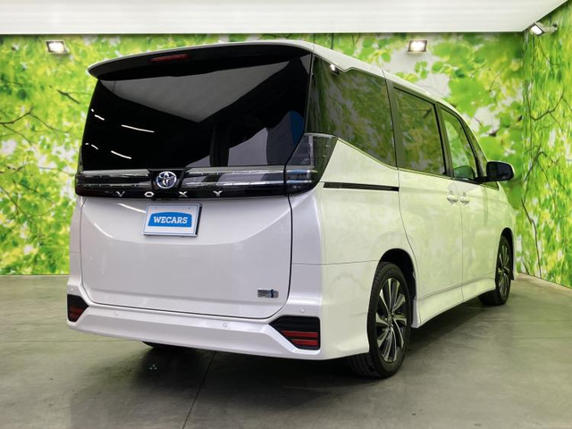 ヴォクシー1.8 ハイブリッド S-Z