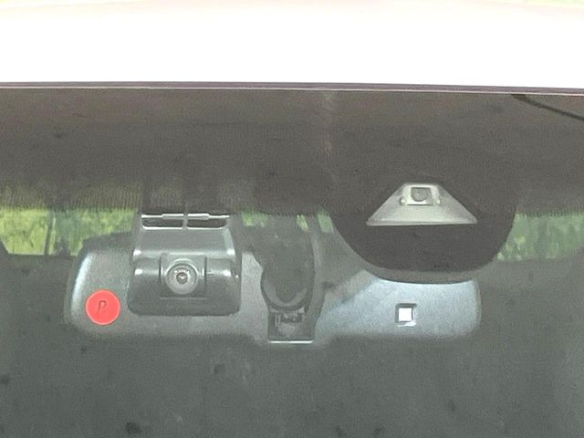 �y�z���_�Z���V���O�z���s���ɑO���̎ԗ�����F�����A�Փ˂������Ȏ��͌x��ƃu���[�L�ŏՓˉ���Ɣ�Q�y�����A�V�X�g�B�����S�Ƀh���C�u�����y���݂��������܂��B