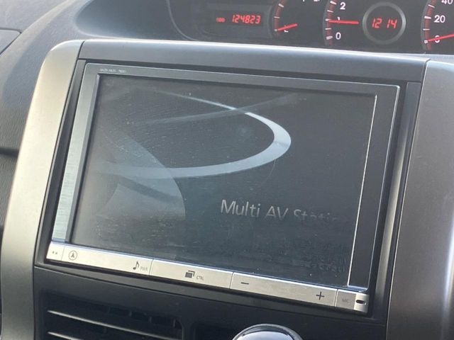 �y�����i�r�z�l�C�̏����i�r�𑕔����Ă���܂��B�i�r�̎g���₷���͂������A�I�[�f�B�I�@�\���[��!�L�����v�◷�s�͂������A�ʋ΂┃�����ȂǕ��i�̃h���C�u���y�����Ȃ�͂���