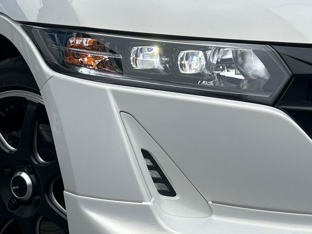 �yLED�w�b�h���C�g�z���V����ԑ��s�����ǍD�Ȏ��E���m�ۂ����S���ĉ^�]�ł��鍂�P�xLED�w�b�h���C�g�𑕔�!�_�����x�������A����d�͂��}�����Ă��܂��B