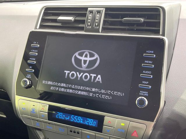 【純正ナビ】人気の純正ナビを装備しております。ナビの使いやすさはもちろん、オーディオ機能も充実!キャンプや旅行はもちろん、通勤や買い物など普段のドライブも楽しくなるはず♪