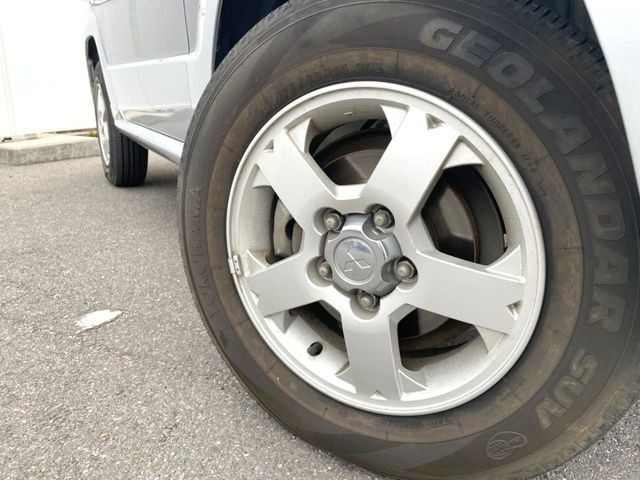 �y����15�C���`�A���~�z�C�[���z�O�ςɃ}�b�`���������A���~�z�C�[���𑕒����Ă���܂��B�e��ЊO�A���~�z�C�[����A�X�^�b�h���X�^�C�����戵�����Ă���܂��B���񂲑��k����������