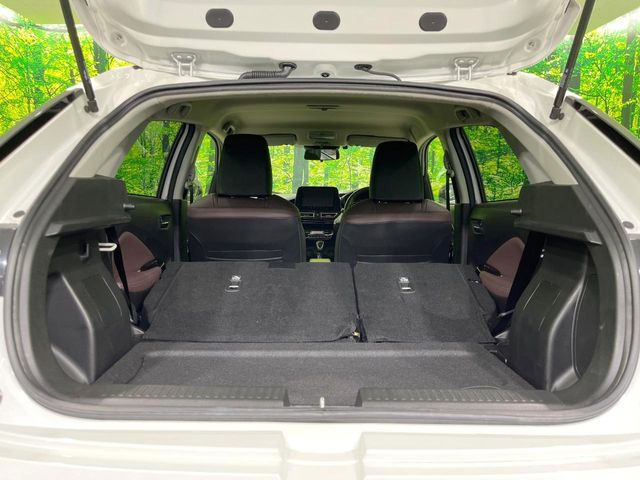 ���i�̂���������ʋ΁A���}���ɏ\���ȉ׎��X�y�[�X���m�ۂ��Ă���܂��B�Z�J���h�V�[�g��|���ƁA�傫�ȉו��̐ύڂ��\�ł���