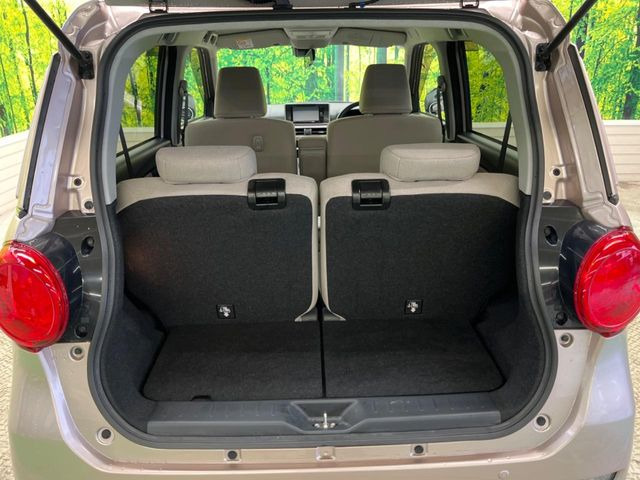 ���i�̂���������ʋ΁A���}���ɏ\���ȉ׎��X�y�[�X���m�ۂ��Ă���܂��B�Z�J���h�V�[�g��|���ƁA�傫�ȉו��̐ύڂ��\�ł���