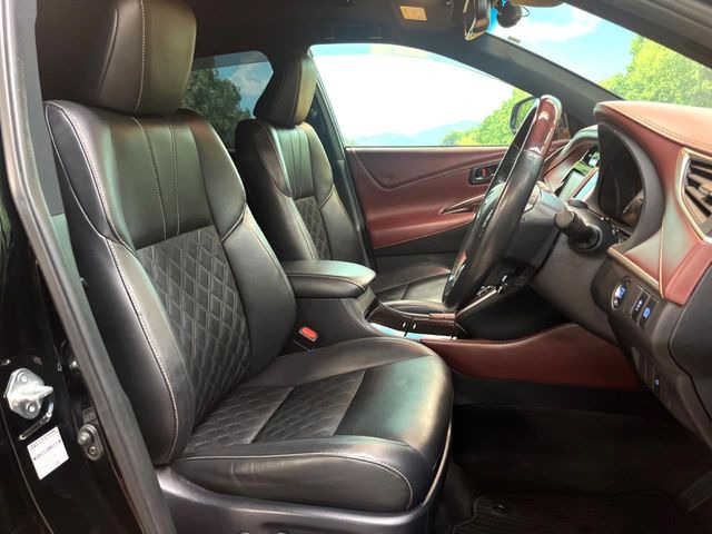 �y�n�[�t���U�[�V�[�g�z�������ƍ���S�n�𗼗������l�C�̃V�[�g���w�ʁE���ʂ̃t�@�u���b�N�f�ނ́A�ʋC���̗ǂ��⊊��ɂ����ɗD��Ă��܂��B�C���╞���ɍ��E���ꂸ���K�ɂ���肢�������܂��B