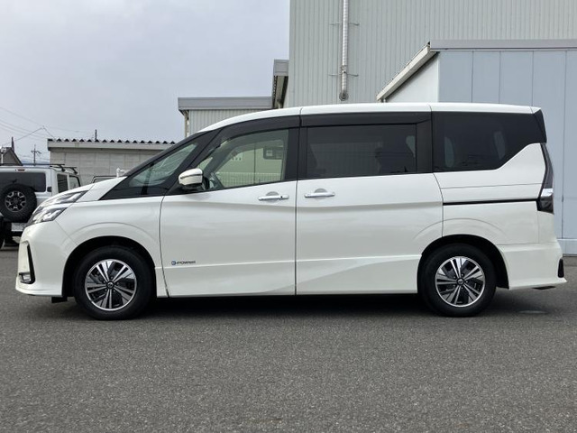 セレナ1.2 e-POWER ハイウェイスターV