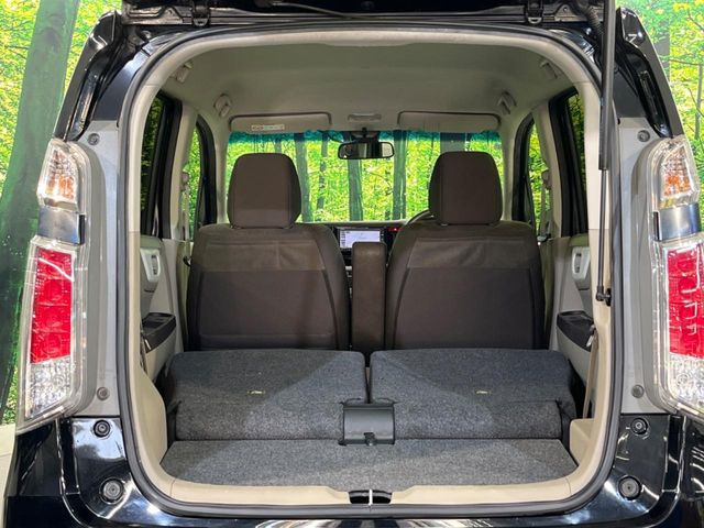 ���i�̂���������ʋ΁A���}���ɏ\���ȉ׎��X�y�[�X���m�ۂ��Ă���܂��B�Z�J���h�V�[�g��|���ƁA�傫�ȉו��̐ύڂ��\�ł���