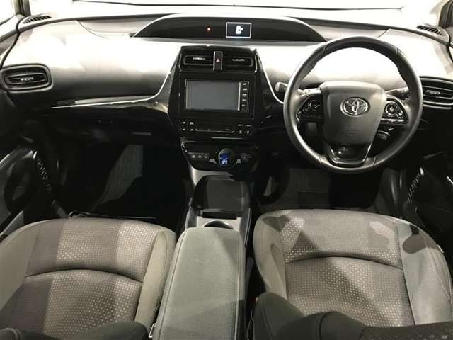 プリウス1.8 S