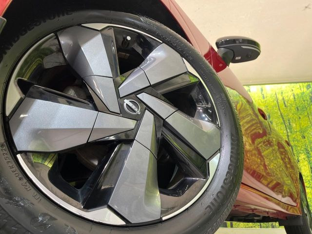 �y����17�C���`�A���~�z�C�[���z�O�ςɃ}�b�`���������A���~�z�C�[���𑕒����Ă���܂��B�e��ЊO�A���~�z�C�[����A�X�^�b�h���X�^�C�����戵�����Ă���܂��B���񂲑��k����������