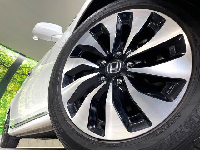 �y����17�C���`�A���~�z�C�[���z�O�ςɃ}�b�`���������A���~�z�C�[���𑕒����Ă���܂��B�e��ЊO�A���~�z�C�[����A�X�^�b�h���X�^�C�����戵�����Ă���܂��B���񂲑��k����������