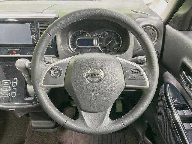 �y�X�e�A�����O�X�C�b�`�z�^�]���A�O������ڐ������炷���ƂȂ��A�I�[�f�B�I���̑��삪�\�ȕ֗��@�\!���S&���K�ȃh���C�u�����o���Ă���܂���