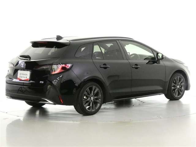 カローラツーリング1.8 ハイブリッド W×B