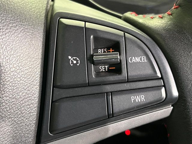 �y�N���[�Y�R���g���[���z�������H�����N���N���s�B�A�N�Z���𗣂��Ă���葬�x�ő��s���ł��A�������^�]���̕��S���y��!�����E�������ȒP�ȃX�C�b�`����Œ����ł��܂��B