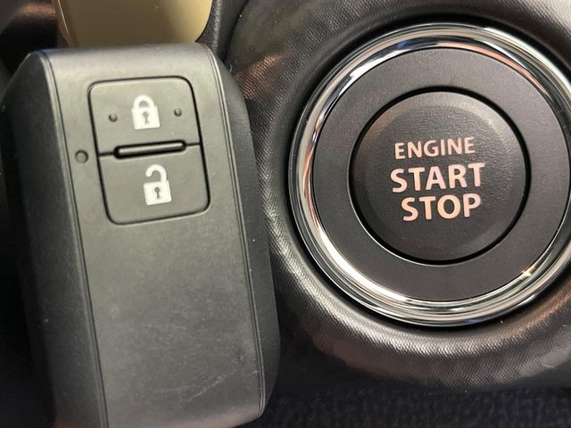 �y�L�[���X�X�^�[�g�V�X�e���z�J�o����|�P�b�g�ɓ��ꂽ�܂܂ł��h�A�̎{���E�������\�ȃX�}�[�g�L�[�𑕔��B�G���W���̃I���E�I�t�����J�M�����o���K�v����������Ƃ��Ă��֗��ł���