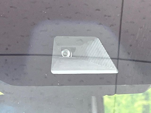 �y�z���_�Z���V���O�z���s���ɑO���̎ԗ�����F�����A�Փ˂������Ȏ��͌x��ƃu���[�L�ŏՓˉ���Ɣ�Q�y�����A�V�X�g�B�����S�Ƀh���C�u�����y���݂��������܂��B