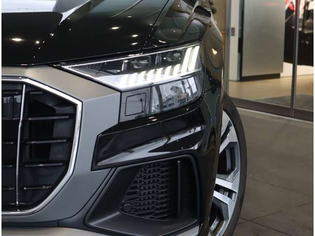 Q855 TFSI クワトロ Sライン 4WD