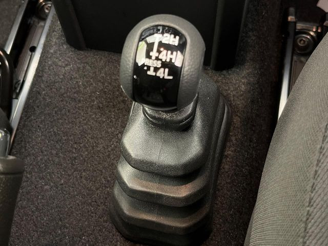 4WDのお車ですので、雪道でも安心です♪降雪地地域にお住まいの方以外にも、ウィンタースポーツが趣味の方や降雪地域へ帰省される機会がある方にもおすすめ!