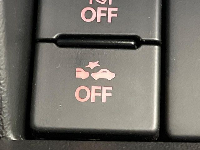 【スズキ セーフティサポート】走行中に前方の車両等を認識し、衝突しそうな時は警報とブレーキで衝突回避と被害軽減をアシスト。より安全にドライブをお楽しみいただけます。