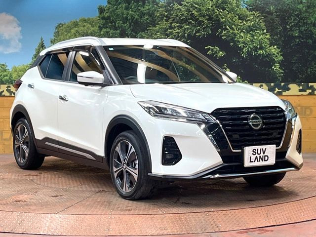 高透明度のガラス皮膜で撥水はもちろん、上質なツヤ・光沢を実現。紫外線や酸性雨から大切な愛車を保護し、色あせ・劣化を防止。「弾スプラッシュコート」、「弾プリミッサコート」からお選びいただけます。