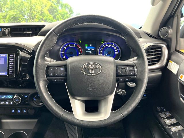 �y�����v�����X�e�A�����O�z�㎿�Ȋv���g�p���邱�ƂŁA��ɂ����������݂ƂĂ��^�]���₷���n���h���ł���