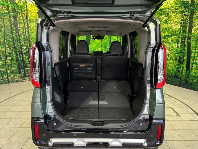 ���i�̂���������ʋ΁A���}���ɏ\���ȉ׎��X�y�[�X���m�ۂ��Ă���܂��B�Z�J���h�V�[�g��|���ƁA�傫�ȉו��̐ύڂ��\�ł���