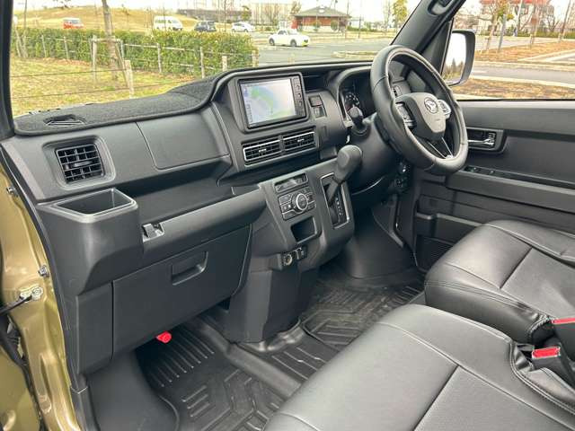 当店ではご契約頂きましたお客様にドライブレコーダーやガラスコーティング施工など、お値段を抑えてご提供させて頂いております。詳細はスタッフまでお気軽にお問い合わせくださいませ。