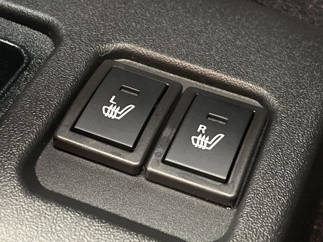 【シートヒーター】寒い日に重宝するシートヒーター!エアコンより早く温まってくれるので寒がりの人も安心ですね♪エアコンの温風は乾燥するから苦手、という方にもをおすすめです。