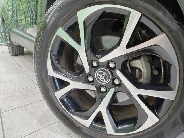 �y����18�C���`�A���~�z�C�[���z�O�ςɃ}�b�`���������A���~�z�C�[���𑕒����Ă���܂��B�e��ЊO�A���~�z�C�[����A�X�^�b�h���X�^�C�����戵�����Ă���܂��B���񂲑��k����������