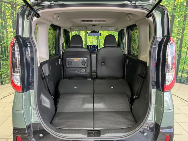 ���i�̂���������ʋ΁A���}���ɏ\���ȉ׎��X�y�[�X���m�ۂ��Ă���܂��B�Z�J���h�V�[�g��|���ƁA�傫�ȉו��̐ύڂ��\�ł���