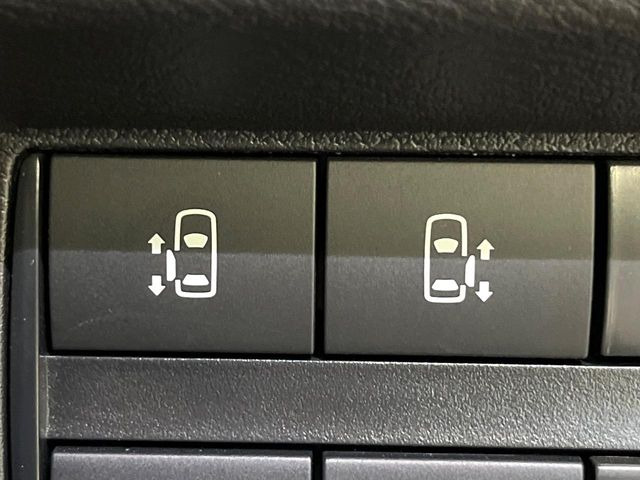 �y�����X���C�h�h�A�z���ԏ�ŗׂ̎ԂƂ̊Ԋu���������ɂ������A�X���C�h�h�A�Ȃ���S!�h�A�I�[�v������������炸�A�J�������L���̂ŏ��~�肪�Ƃ��Ă��ȒP�ł��B�傫�ȉו��̏o���������Ȃ���\��