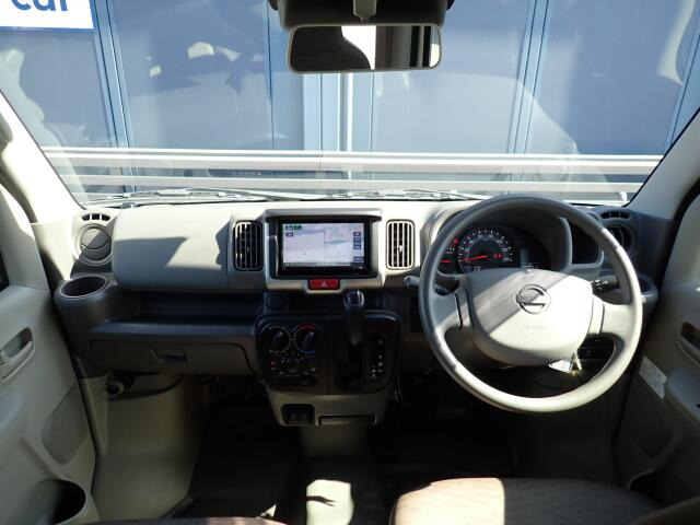 �C���p�l�摜�ɂȂ�܂��B�ԓ��͐��Ǝ҂ɂĎ����N���[�j���O�{�H�ς݂Ȃ̂ŁA��ϐ����ł��B