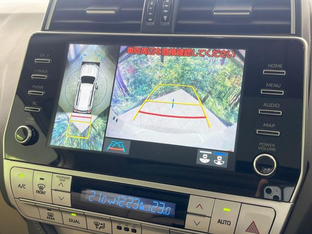 【パノラミックビューモニター】専用のカメラにより、上から見下ろしたような視点で360度クルマの周囲を確認することができます☆死角部分も確認しやすく、狭い場所での切り返しや駐車もスムーズに行えます。