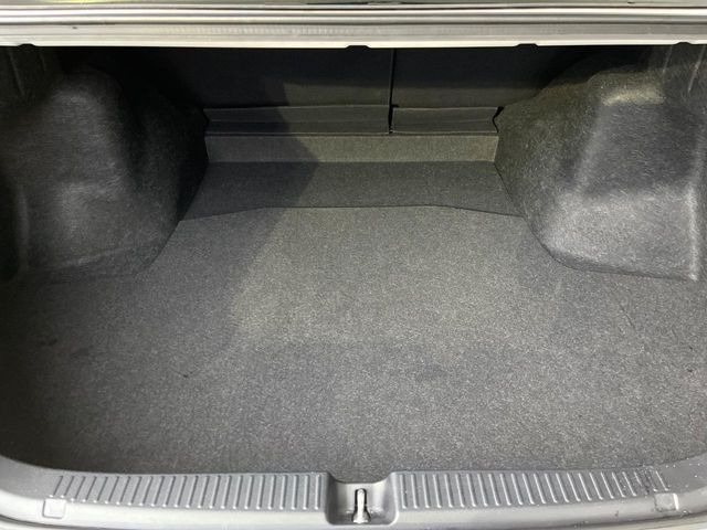 ���i�̂���������ʋ΁A���}���ɏ\���ȉ׎��X�y�[�X���m�ۂ��Ă���܂��B